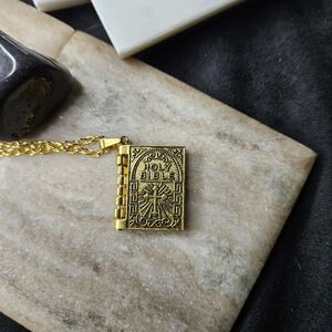 Men's Gold Lords Prayer Bible Pendant